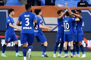 开云体育app-武汉三镇本土首笔重量级签约官宣！曾是上港主力国脚，值得期待