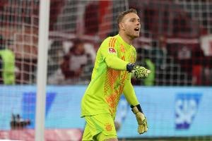 开云体育app-沦为汉堡二号门将，图片报：拜仁外租门将佩雷茨决心留队竞争首发