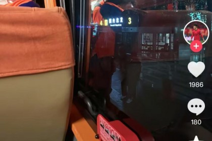 谢文能晒照感叹旅途波折：航班两度取消深夜抵深